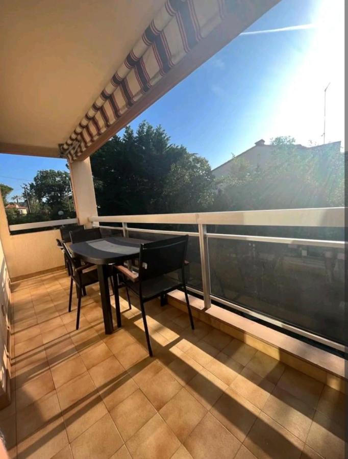 2 Pieces Proche Plage + Parking Golfe-Juan Exteriör bild